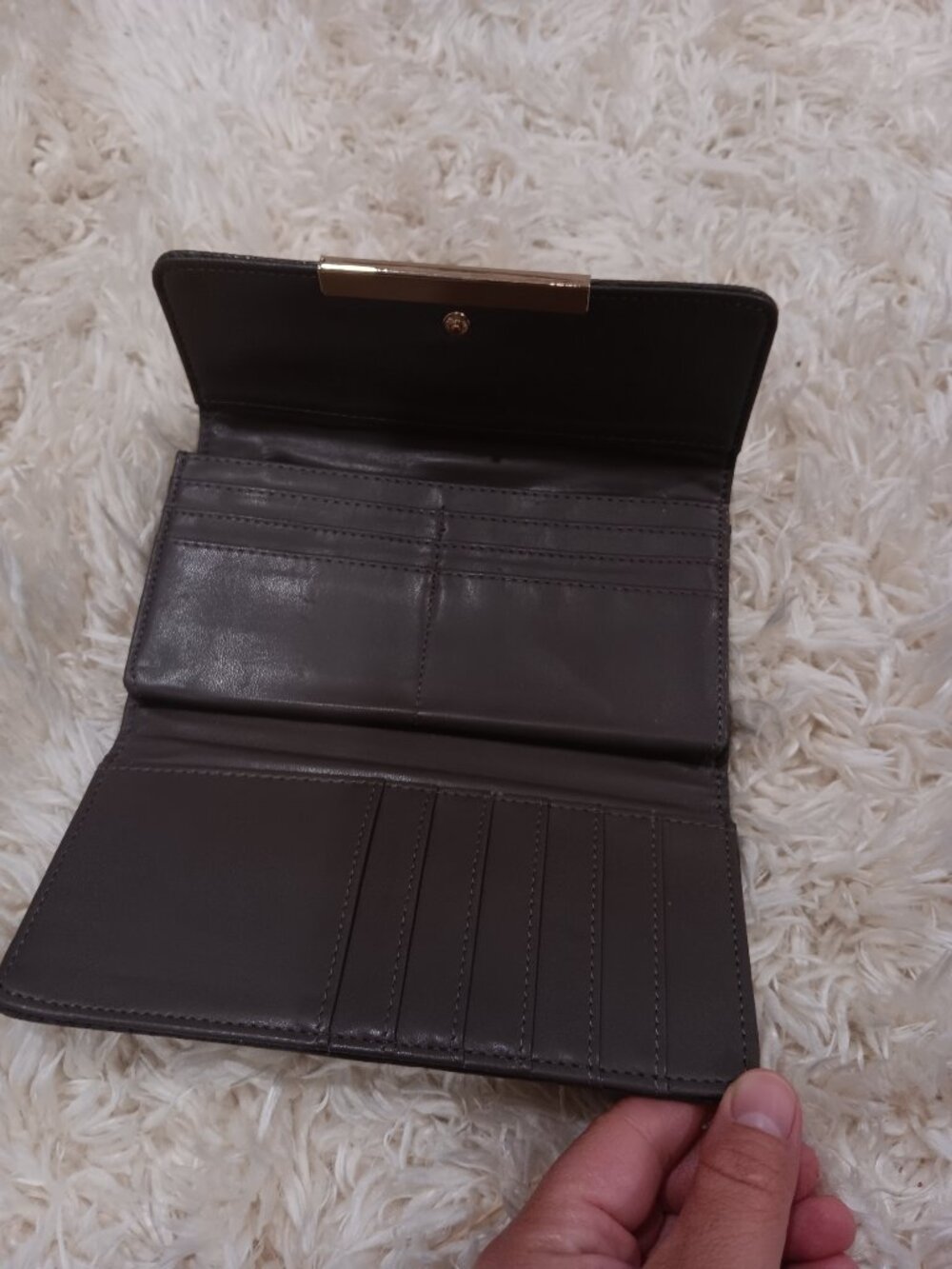 BCBG Paris wallet - Picture 3 of 6